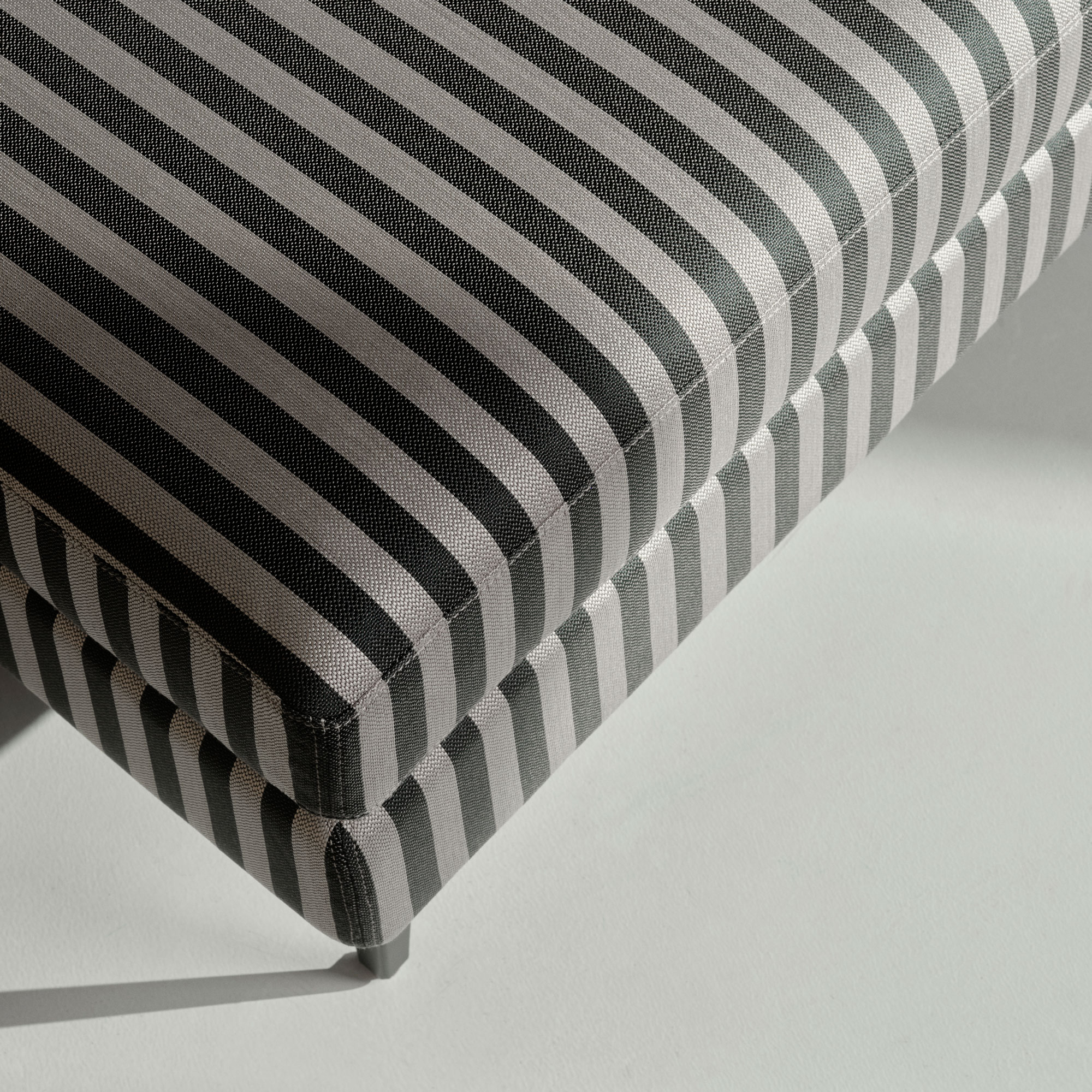 Anna, Fußhocker - Straight Latte Black (#410555)