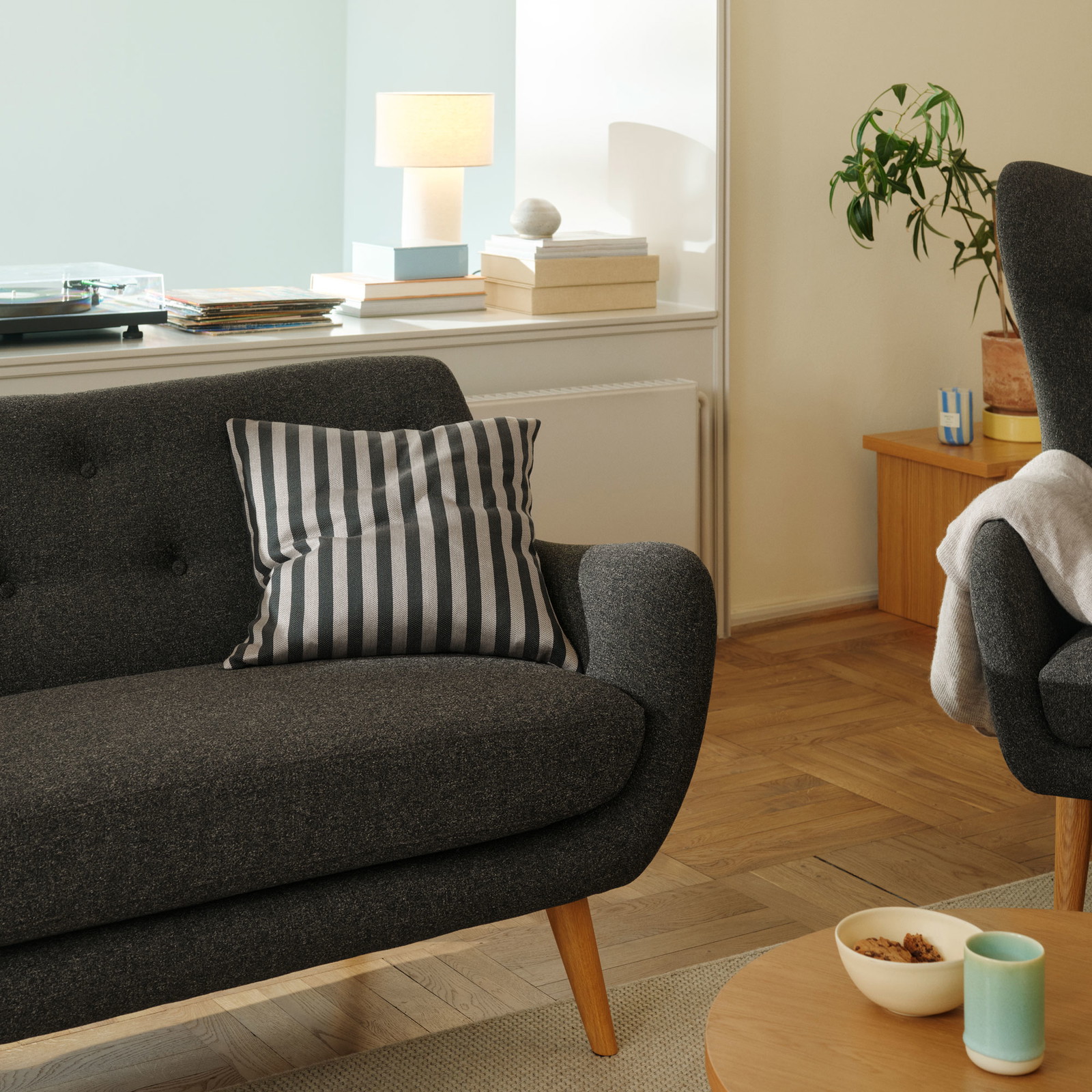 Luna, Kissen, 50x50, Gestreift, Straight Latte Black