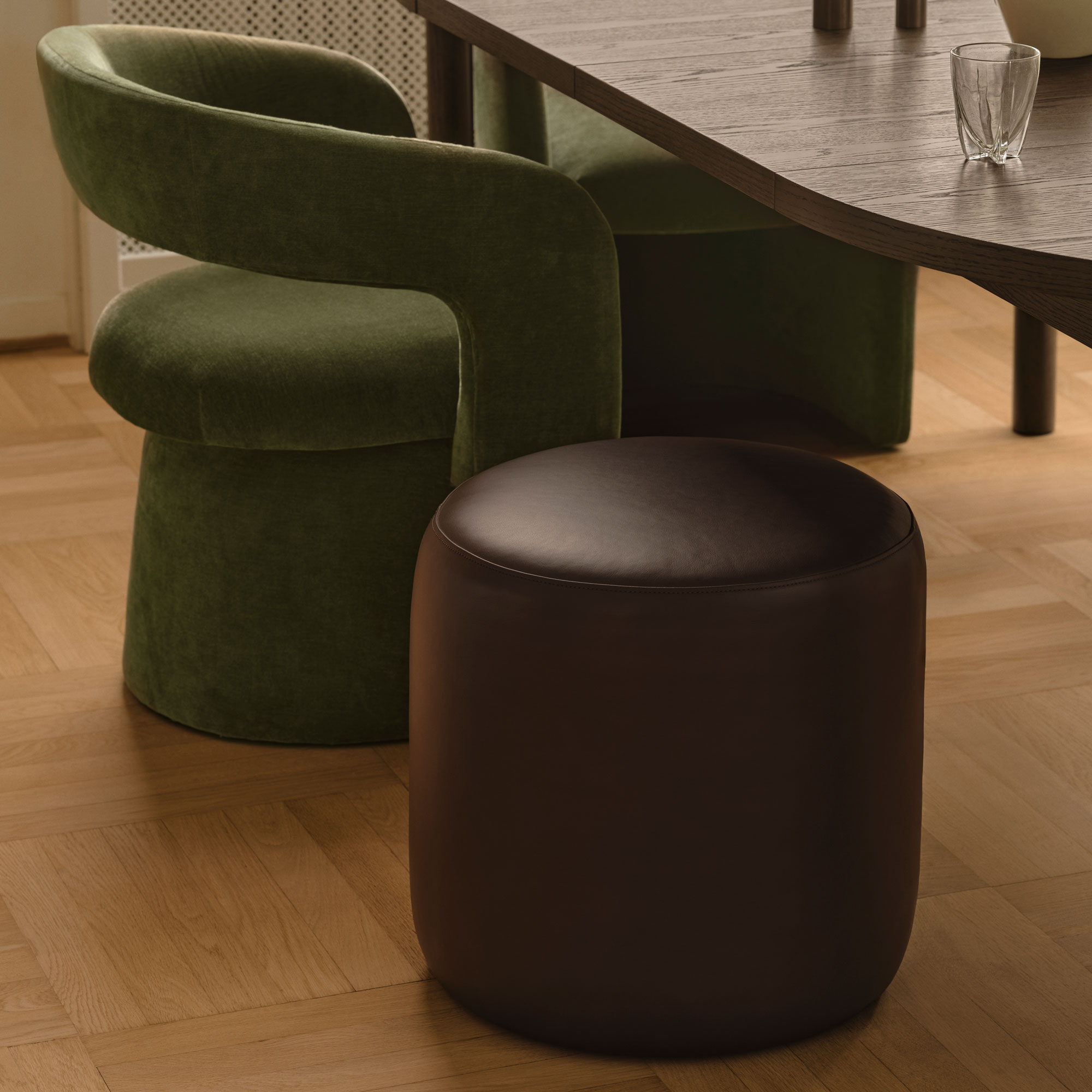 No. 8, Pouf, Braun, Leather Soffy Chocolate