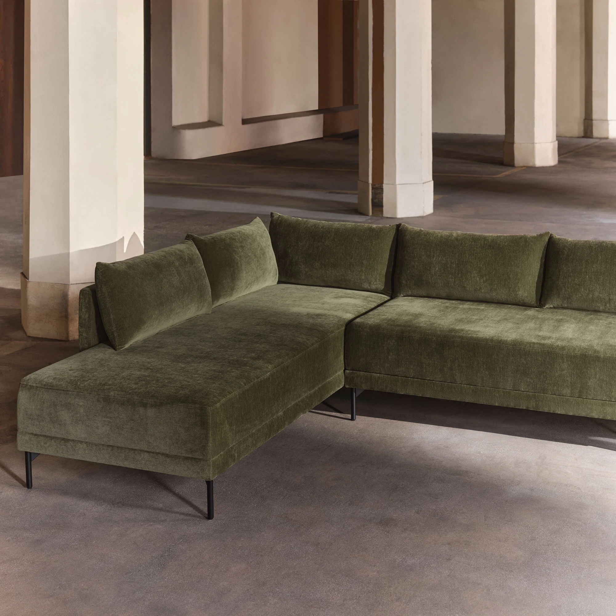 Vivica,  Sleeper sofa chaiselong left, Moss Olive,Black Metal, E, 14 cm - Moss Olive (#413944)